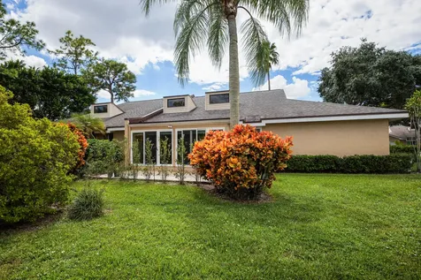 6827 Fountains Circle Lake Worth FL 33467
