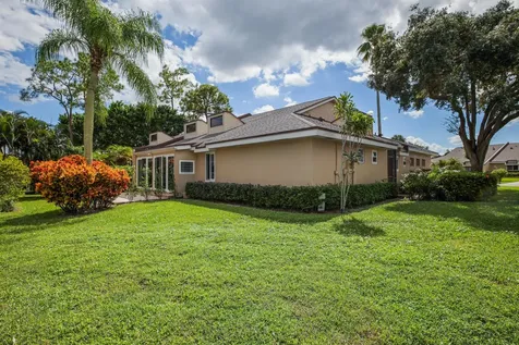 6827 Fountains Circle Lake Worth FL 33467