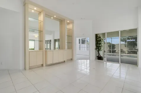 220 Nw Bentley Circle Port Saint Lucie FL 34986