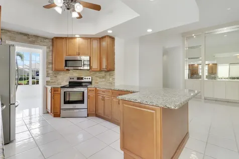 220 Nw Bentley Circle Port Saint Lucie FL 34986