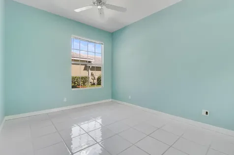 220 Nw Bentley Circle Port Saint Lucie FL 34986