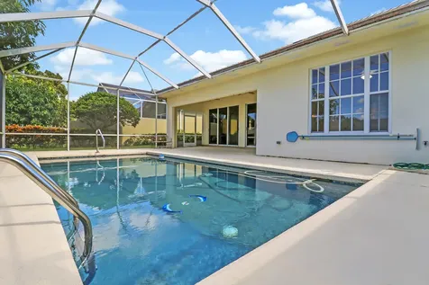 220 Nw Bentley Circle Port Saint Lucie FL 34986