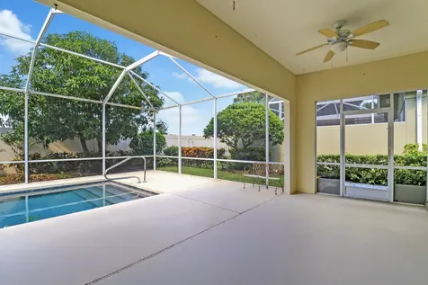 220 Nw Bentley Circle Port Saint Lucie FL 34986