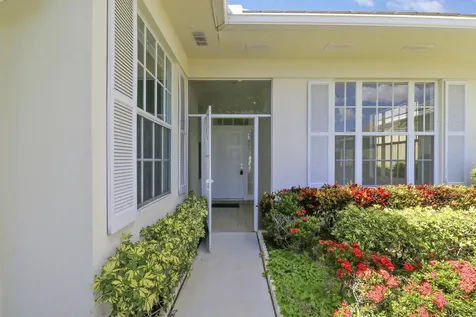220 Nw Bentley Circle Port Saint Lucie FL 34986