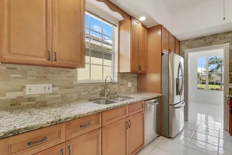 220 Nw Bentley Circle Port Saint Lucie FL 34986