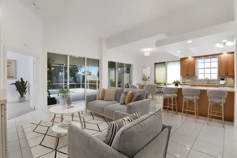 220 Nw Bentley Circle Port Saint Lucie FL 34986