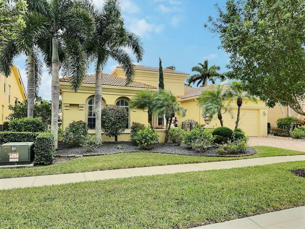 8768 Via Prestigio Wellington FL 33411