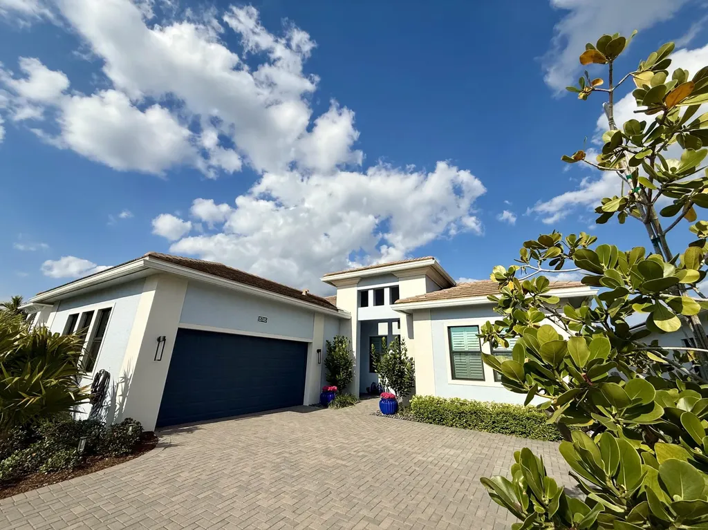 15745 Cresswind Place Westlake FL 33470