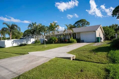 382 Se Evans Avenue Port Saint Lucie FL 34984