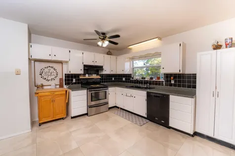 382 Se Evans Avenue Port Saint Lucie FL 34984
