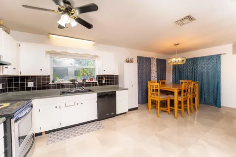 382 Se Evans Avenue Port Saint Lucie FL 34984