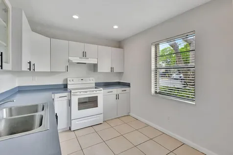2050 Se Oleander Boulevard Fort Pierce FL 34950