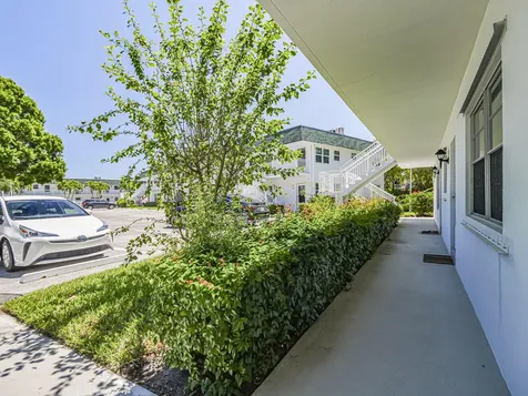 2800 Indian River Boulevard Vero Beach FL 32960
