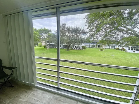 384 Tilford R Deerfield Beach FL 33442