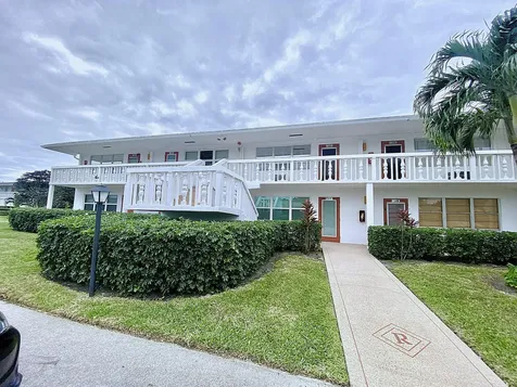 384 Tilford R Deerfield Beach FL 33442