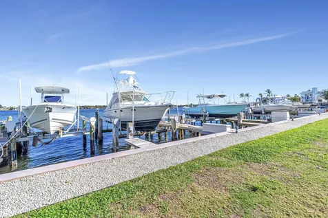 2424 N Federal Highway Boynton Beach FL 33435