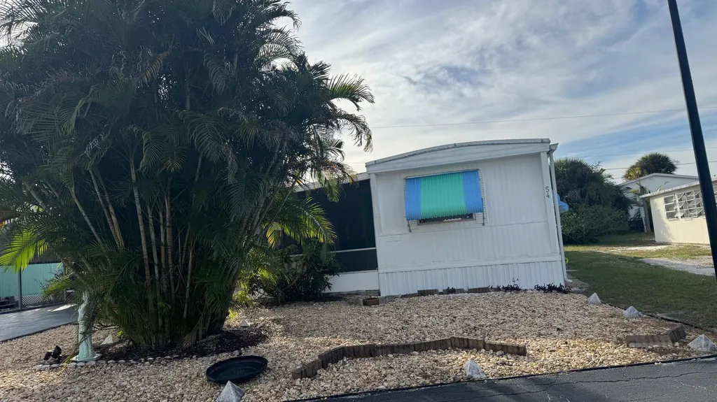 11055 Se Federal Highway Hobe Sound FL 33455