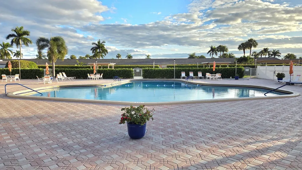 2568 Dudley Drive West Palm Beach FL 33415