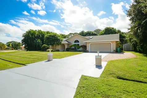 3068 Se Darien Road Port Saint Lucie FL 34952