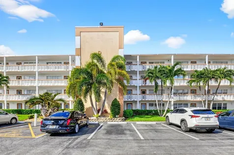 1069 Cornwall D Boca Raton FL 33434