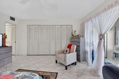 1069 Cornwall D Boca Raton FL 33434