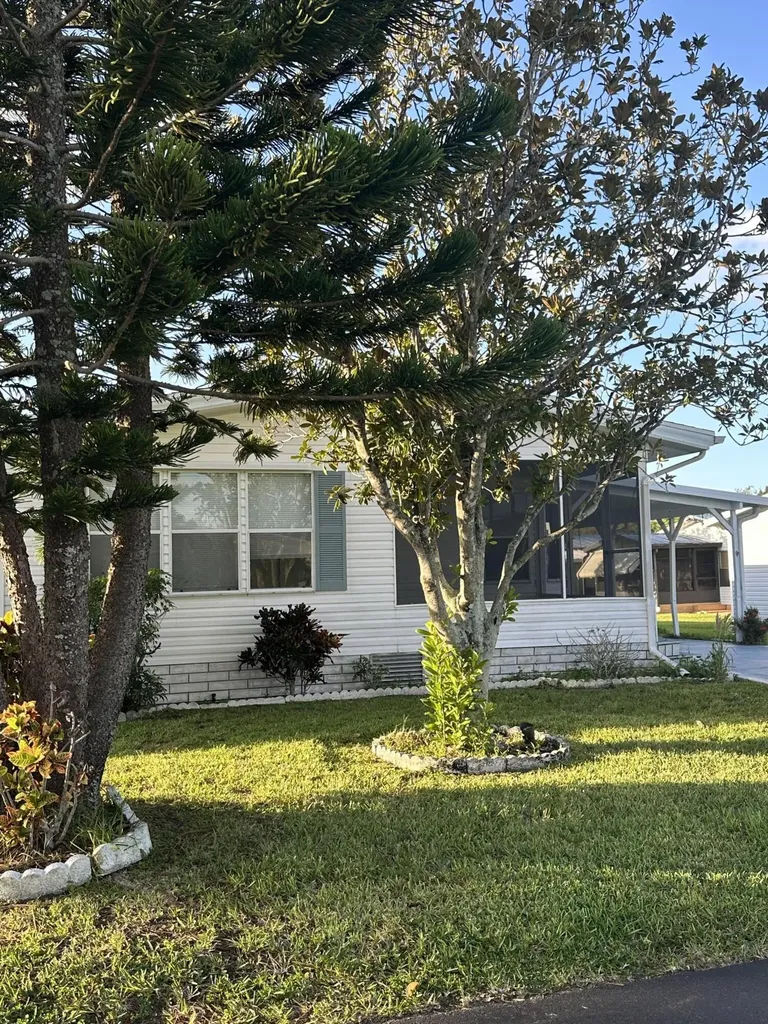 528 Tropical Isles Circle Fort Pierce FL 34982