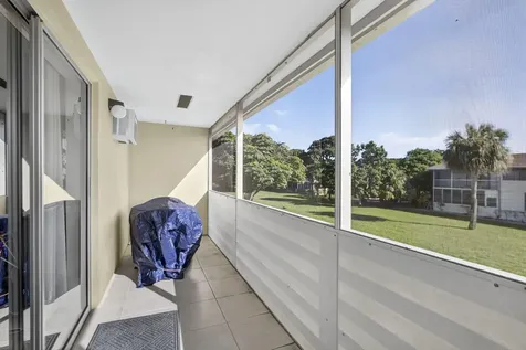 414 Windsor R West Palm Beach FL 33417