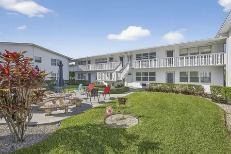 414 Windsor R West Palm Beach FL 33417