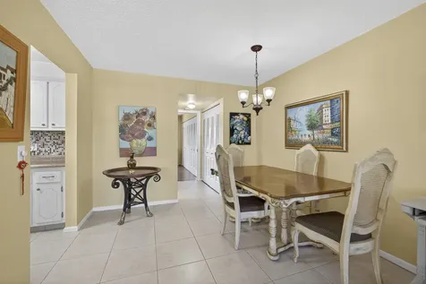 414 Windsor R West Palm Beach FL 33417