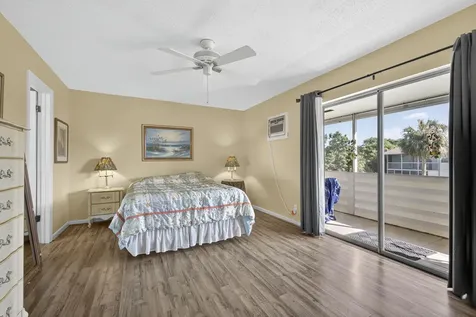 414 Windsor R West Palm Beach FL 33417