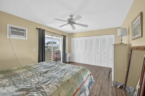 414 Windsor R West Palm Beach FL 33417