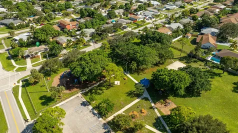 702 S 12th Street Lantana FL 33462
