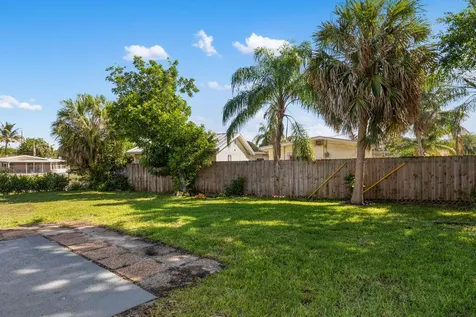 702 S 12th Street Lantana FL 33462