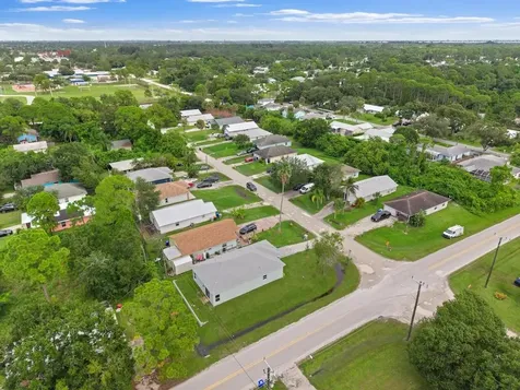 1395 17th Court Vero Beach FL 32962