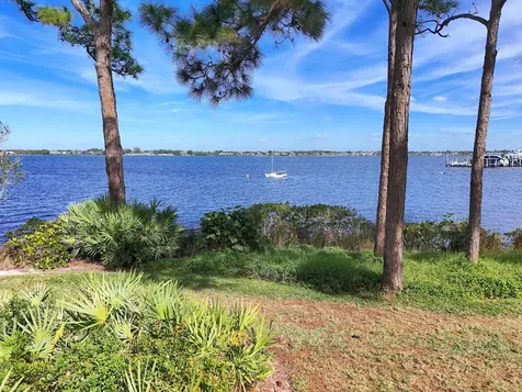 1828 Nw Buttonbush Circle Palm City FL 34990