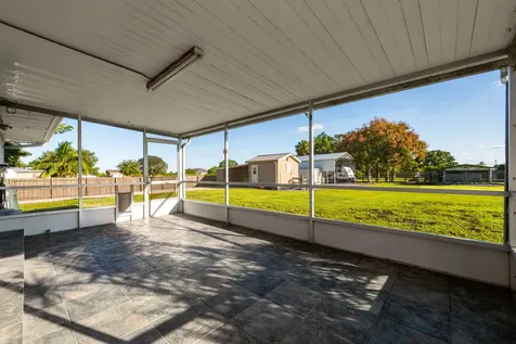 1732 Se Avenue J Belle Glade FL 33430