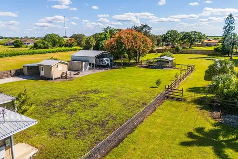 1732 Se Avenue J Belle Glade FL 33430