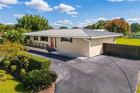 1732 Se Avenue J Belle Glade FL 33430