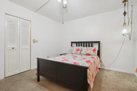 2860 Somerset Drive Lauderdale Lakes FL 33311