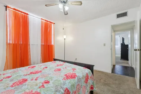 2860 Somerset Drive Lauderdale Lakes FL 33311