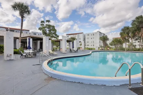 2860 Somerset Drive Lauderdale Lakes FL 33311