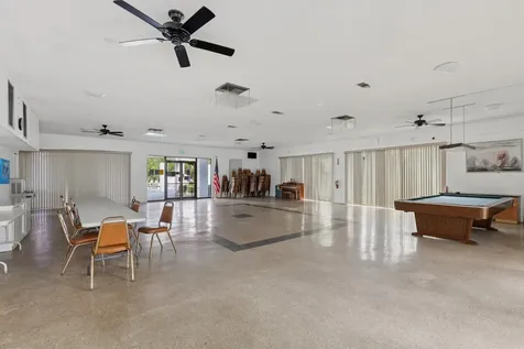 2860 Somerset Drive Lauderdale Lakes FL 33311