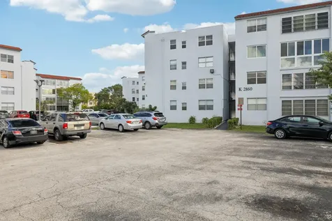 2860 Somerset Drive Lauderdale Lakes FL 33311