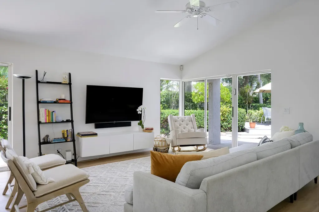 32 Admirals Court Palm Beach Gardens FL 33418