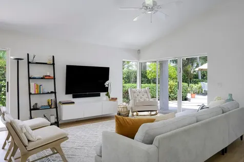 32 Admirals Court Palm Beach Gardens FL 33418