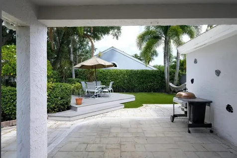 32 Admirals Court Palm Beach Gardens FL 33418