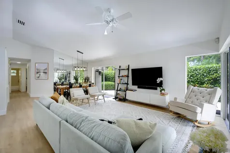 32 Admirals Court Palm Beach Gardens FL 33418