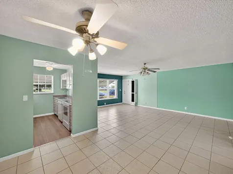 111 Lakes End Drive Fort Pierce FL 34982