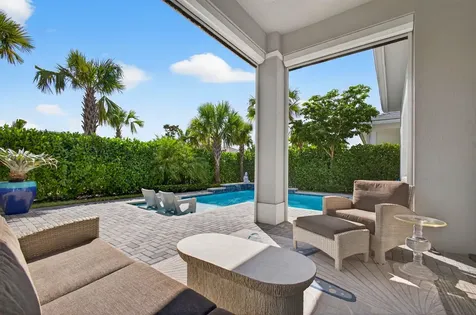 10050 Regency Way Palm Beach Gardens FL 33412