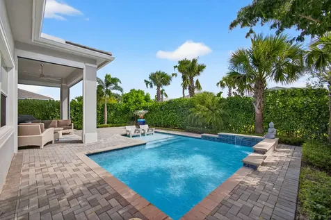 10050 Regency Way Palm Beach Gardens FL 33412